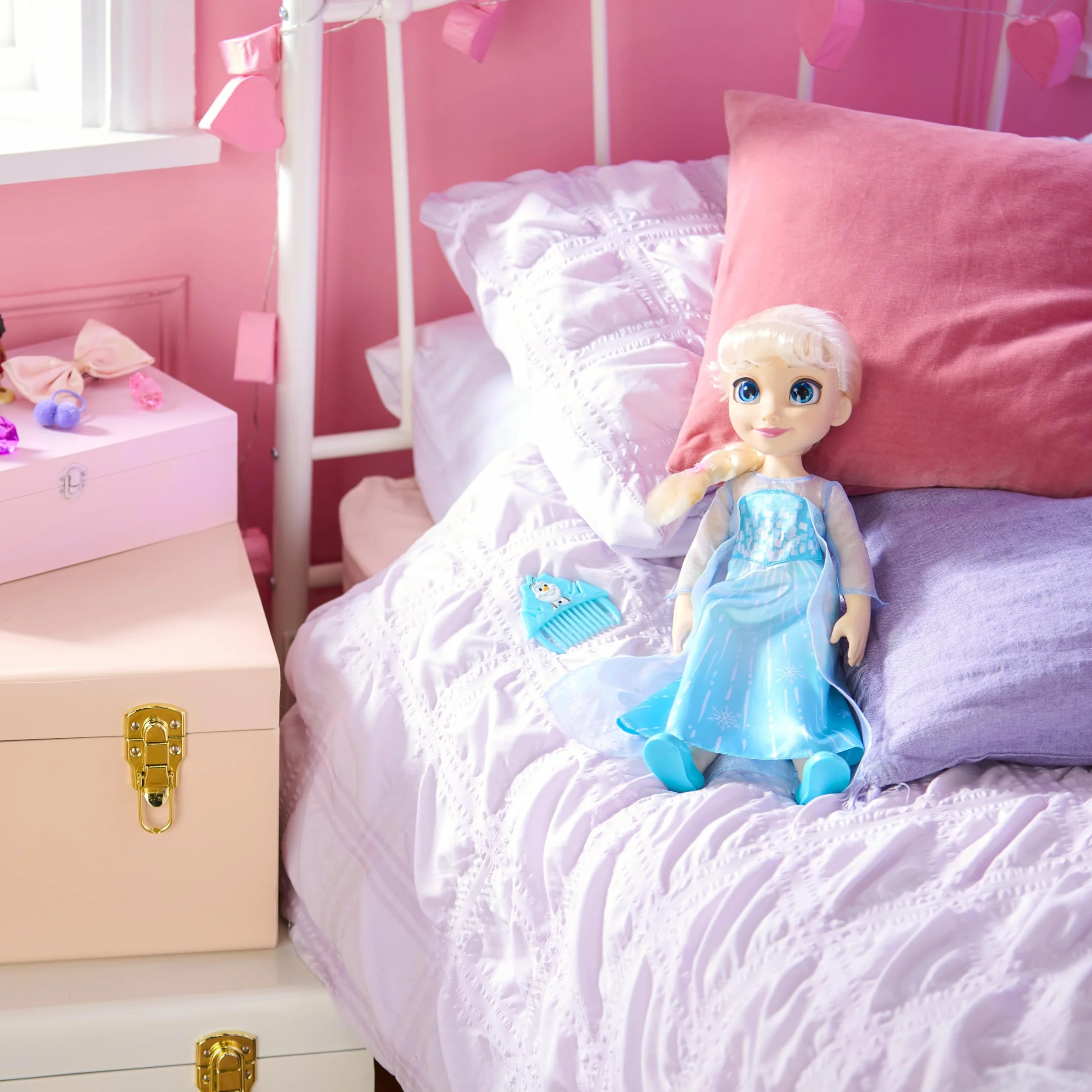 Disney Store Official - Die Eiskönigin - Völlig unverfroren - ELSA - Puppe mit Spielzeughaarbürste - 40,5 cm/16" - Once Upon a Story Kollektion - Ab 3 Jahren