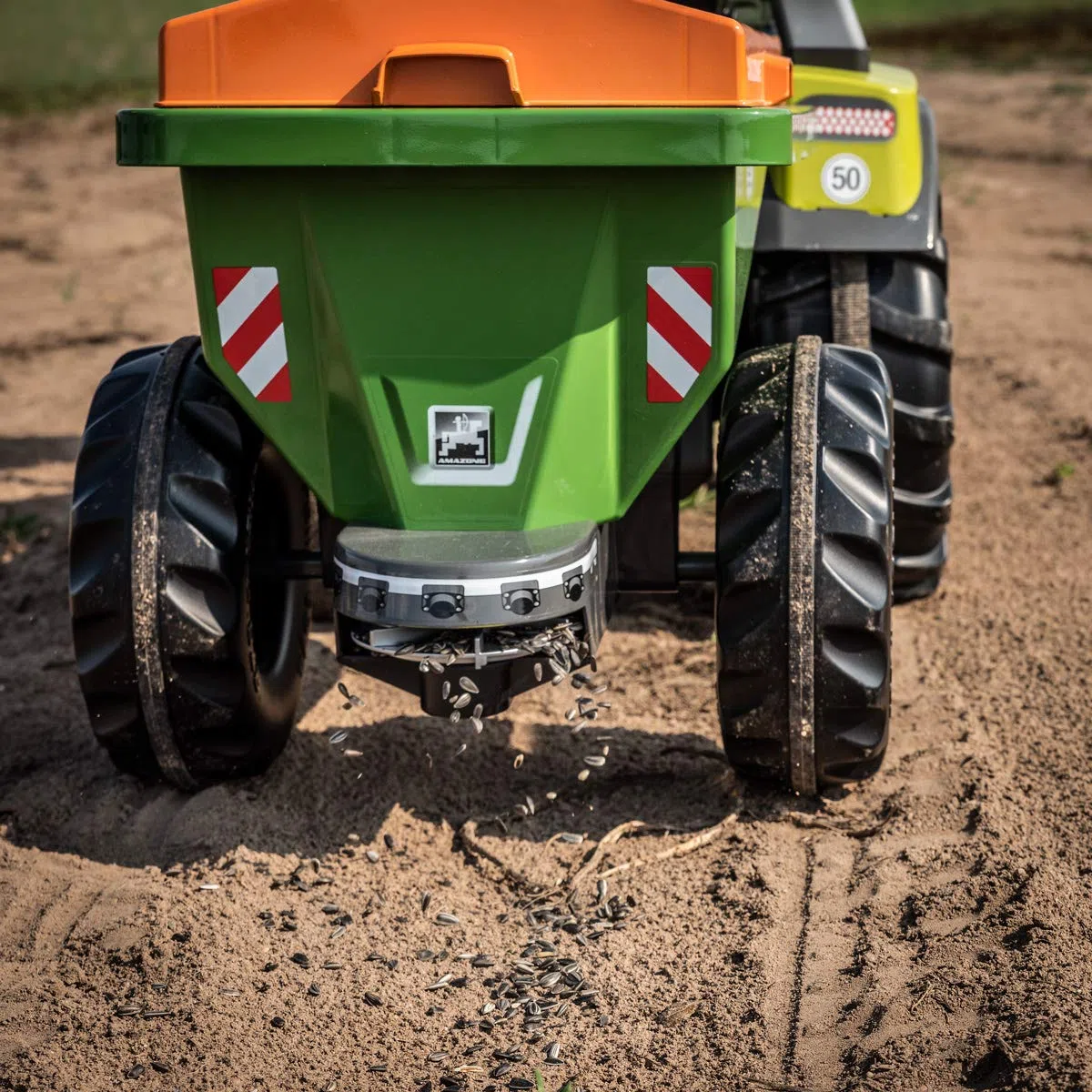 Rolly Toys rollyStreumax e Streuanhänger für Trettraktor (von 3-10 Jahren, ABN. Abdeckung, Streugutmulde) 125104