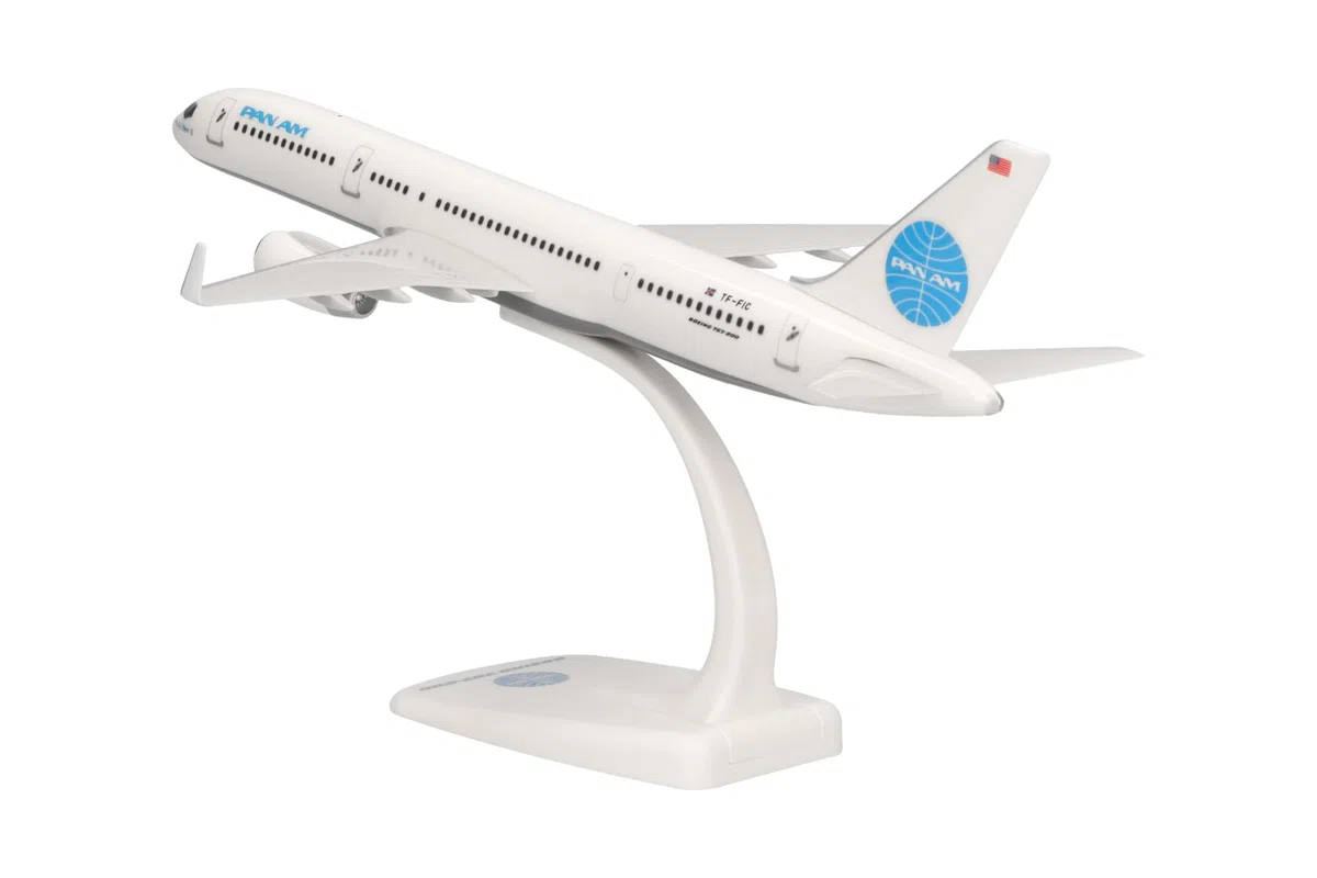 Herpa Snap-Fit Modellflugzeug Pan Am Boeing 757-200 "Tracing The Transatlantic Miniatur im Maßstab 1:200, Sammlerstück, Modell mit Standfuß, Kunststoff, Weiß