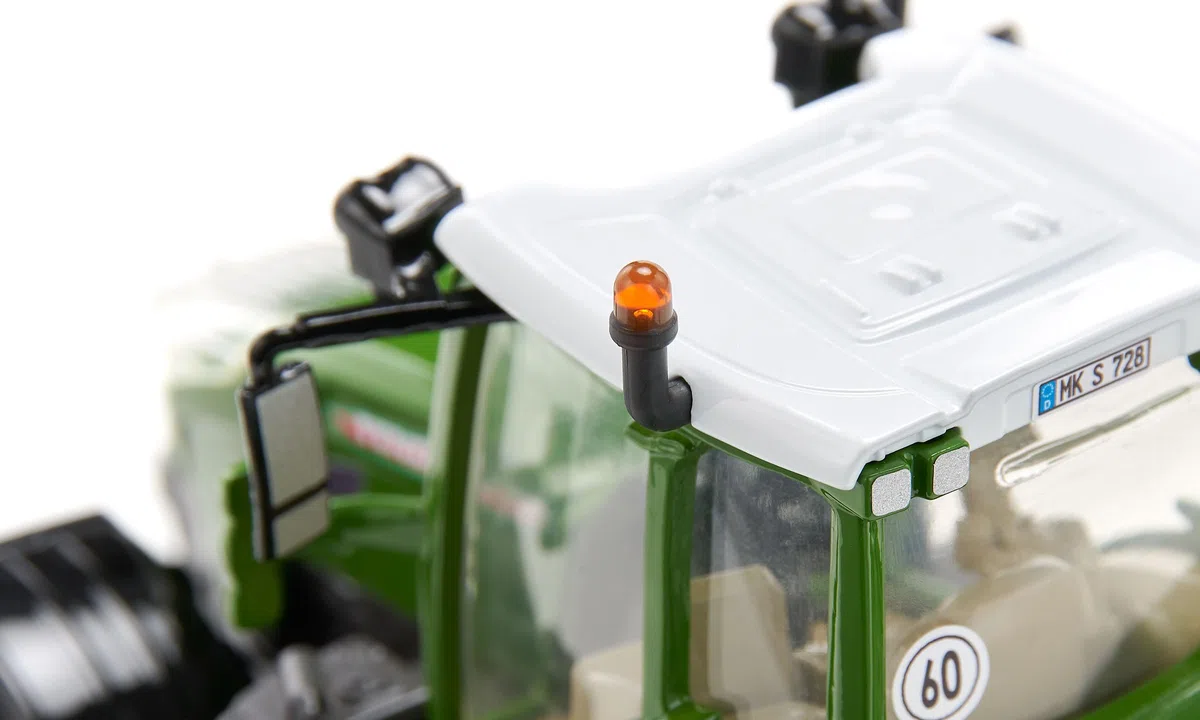 Siku 3293, Fendt 728 Vario, Spielzeug-Traktor, 1:32, Metall/Kunststoff, Grün, Abnehmbare Kabine, Gummierte Reifen