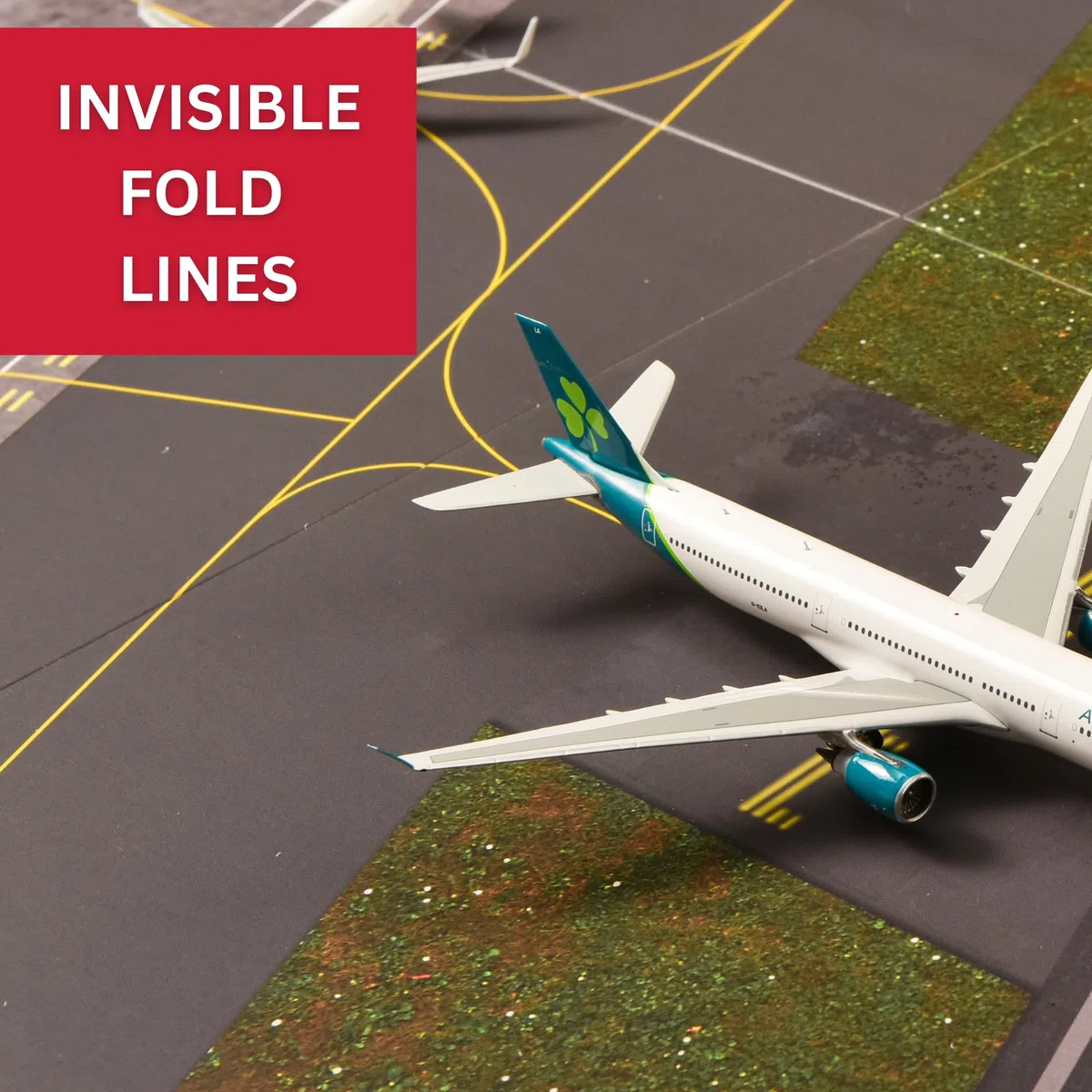 Airport Layout Matte mit Landebahn - für Modellflugzeuge im Maßstab 1/400 & 1/500, Faltbares Brett - Erstellen Sie einen Modellflughafen, parkt bis zu 12 Flugzeuge 33,11 x 46,8 Zoll Größe