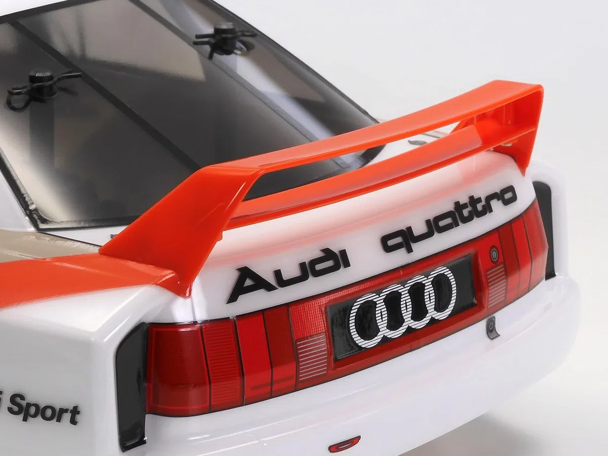 Tamiya 47511 1:10 RC Audi 90 Quattro Racing Lackiert TT-02 - ferngesteuertes Auto, Fahrzeug, Modellbau, Zusammenbauen, Hobby, RC Bausatz, Weiß, Smoke