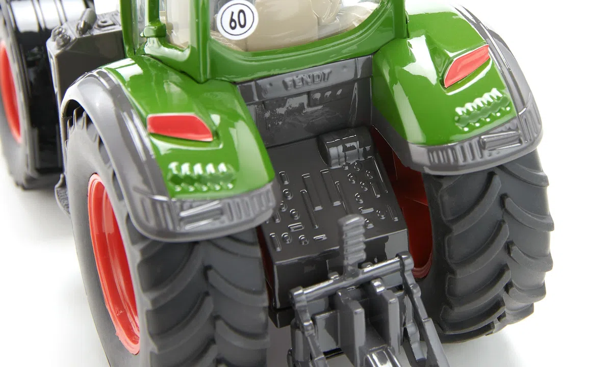 Siku 3293, Fendt 728 Vario, Spielzeug-Traktor, 1:32, Metall/Kunststoff, Grün, Abnehmbare Kabine, Gummierte Reifen
