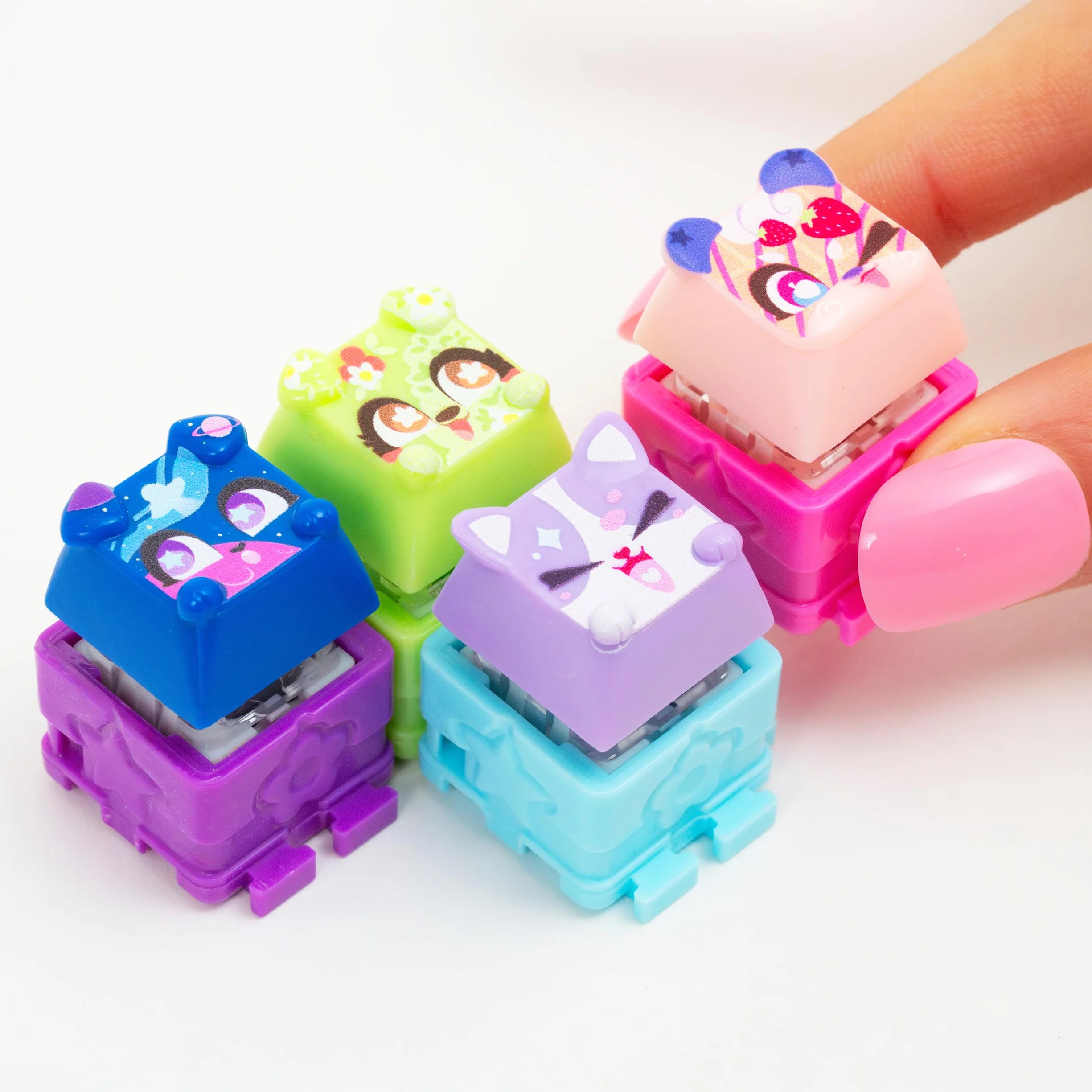 Goliath – CLICKEEZ Keyboard Mega Pack (Series 1) | 1 Tastatur - 15 Tasten Kawaii Clipable Keycaps and 1 Schlüsselanhänger - 70 Charaktere zum Sammeln - Geschenkidee Ab 6 Jahre