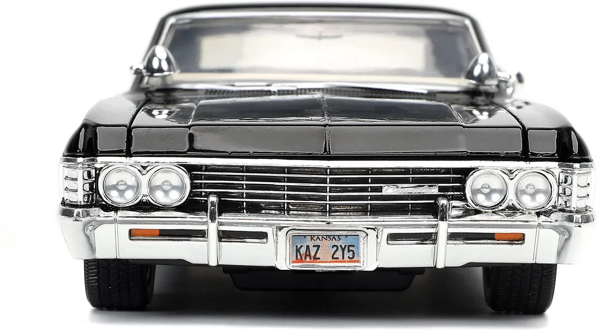 Jada Toys Supernatural Dean Winchester, 1967 Chevy Impala Sport Sedan, Modellauto, Türen + Kofferraum + Moterhaube zum Öffnen, Maßstab 1:24, schwarz