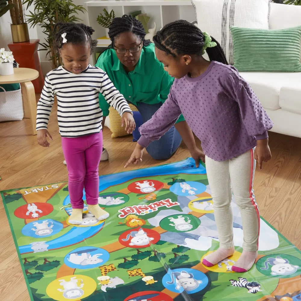 Hasbro Twister Junior Spiel | 2-seitige Tierabenteuermatte | 2-in-1 Familiengesellschaftsspiel für Kinder (polnisch-ungarische Ausführung) | Geschenkidee für 3 Jährige und Board-Fan