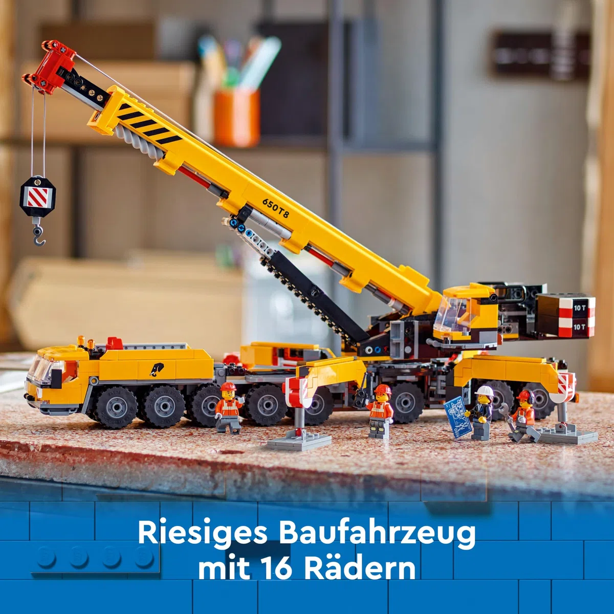 LEGO City Mobiler Baukran, Bauspielzeug für Jungen und Mädchen, Geschenk für kreative Kinder, ausfahrbarer Langer Ausleger, 4 Bauarbeiter-Minifiguren für Rollenspiele 60409