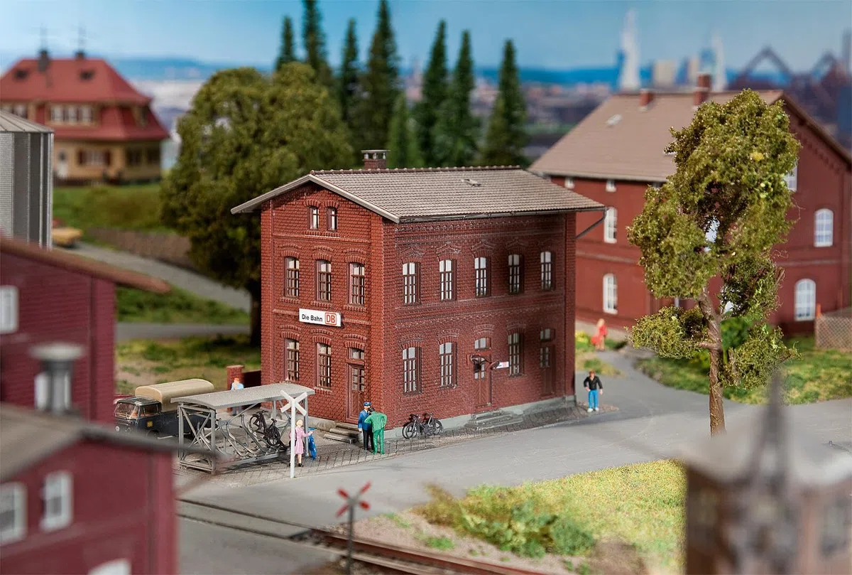 FALLER FA120235 - DB-Verwaltungsgebäude, Weiß