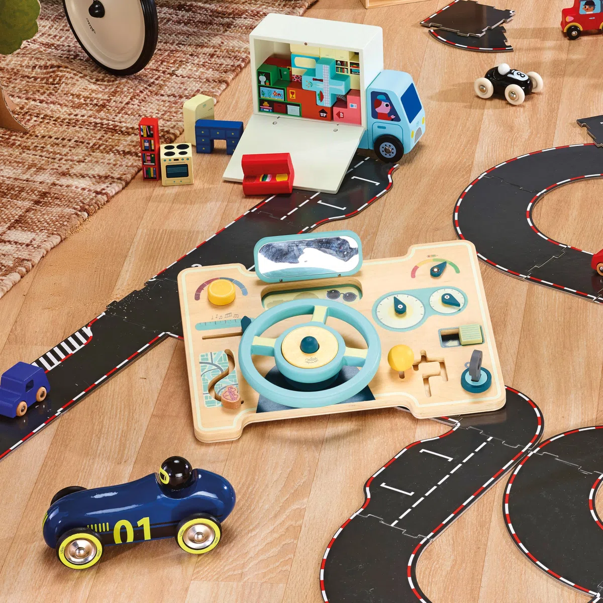 VILAC - Mein erstes Auto Aktivitäts- und Erlebnistafel – Spielzeug für Kleinkinder – 1 Armaturenbrett für mehrere Aktivitäten aus Holz – Spielzeug für Kinder ab 18 Monaten – 2144