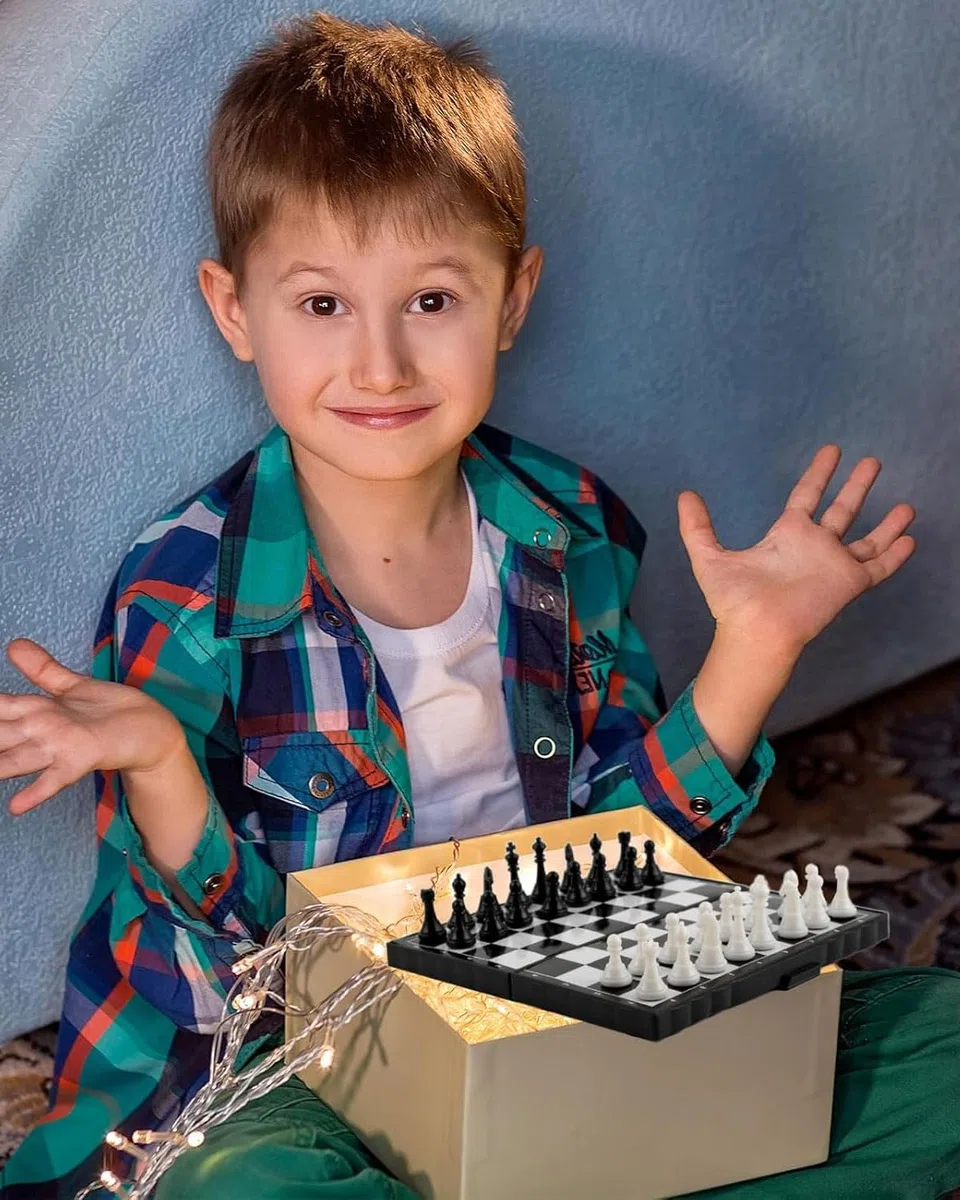 Schachspiel, Magnetischem Einklappbar Schachbrett Schach, Tragbares und Faltbares Chess Board Set, Magnetisches Reiseschach Mini Schach Hochwertig Klappbare für Kinder, Erwachsene, Reisen