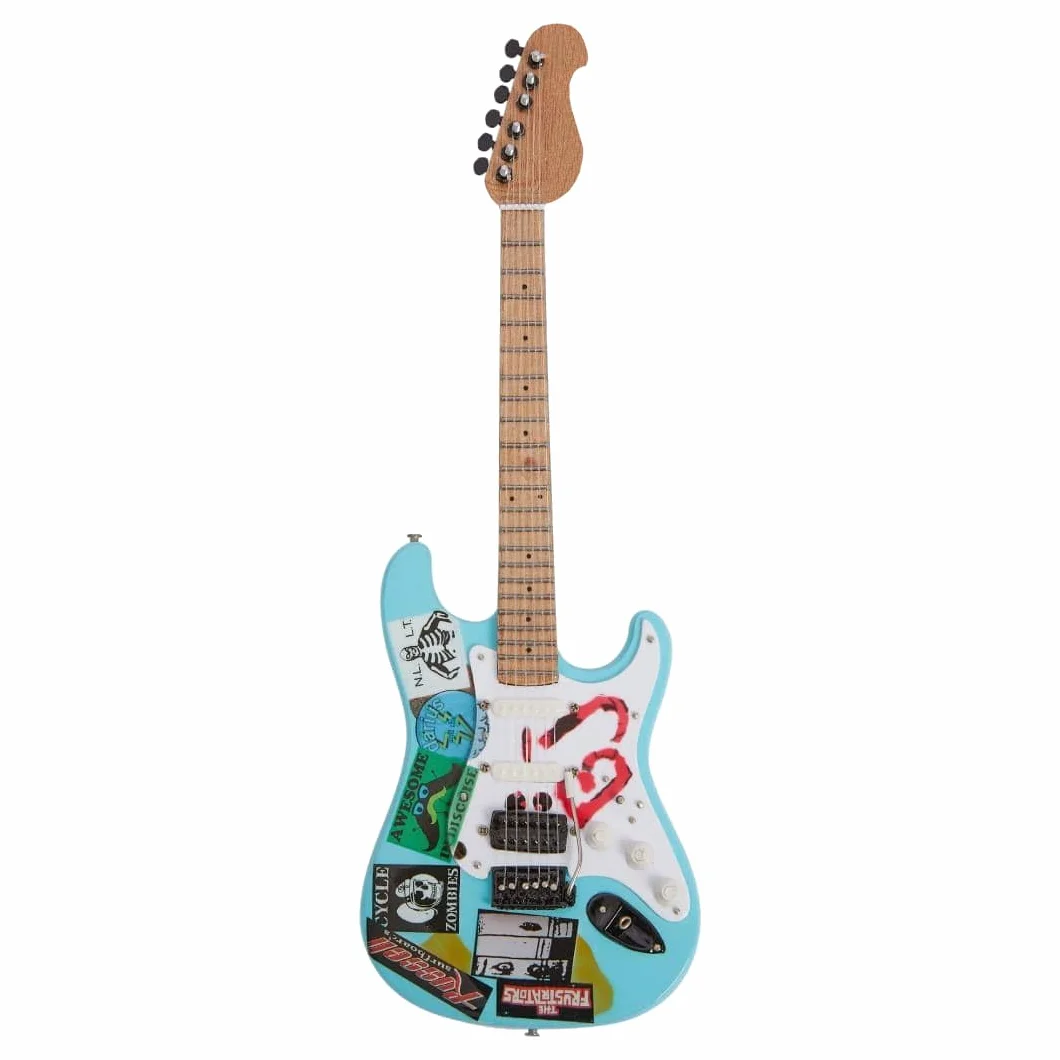 Billie Joe Armstrong Miniatur-Gitarren-Nachbildung – Musikgeschenke – Handgefertigte Ornamente im Maßstab 1/4 – inklusive Displaybox, Namensschild und Miniatur-Gitarrenständer